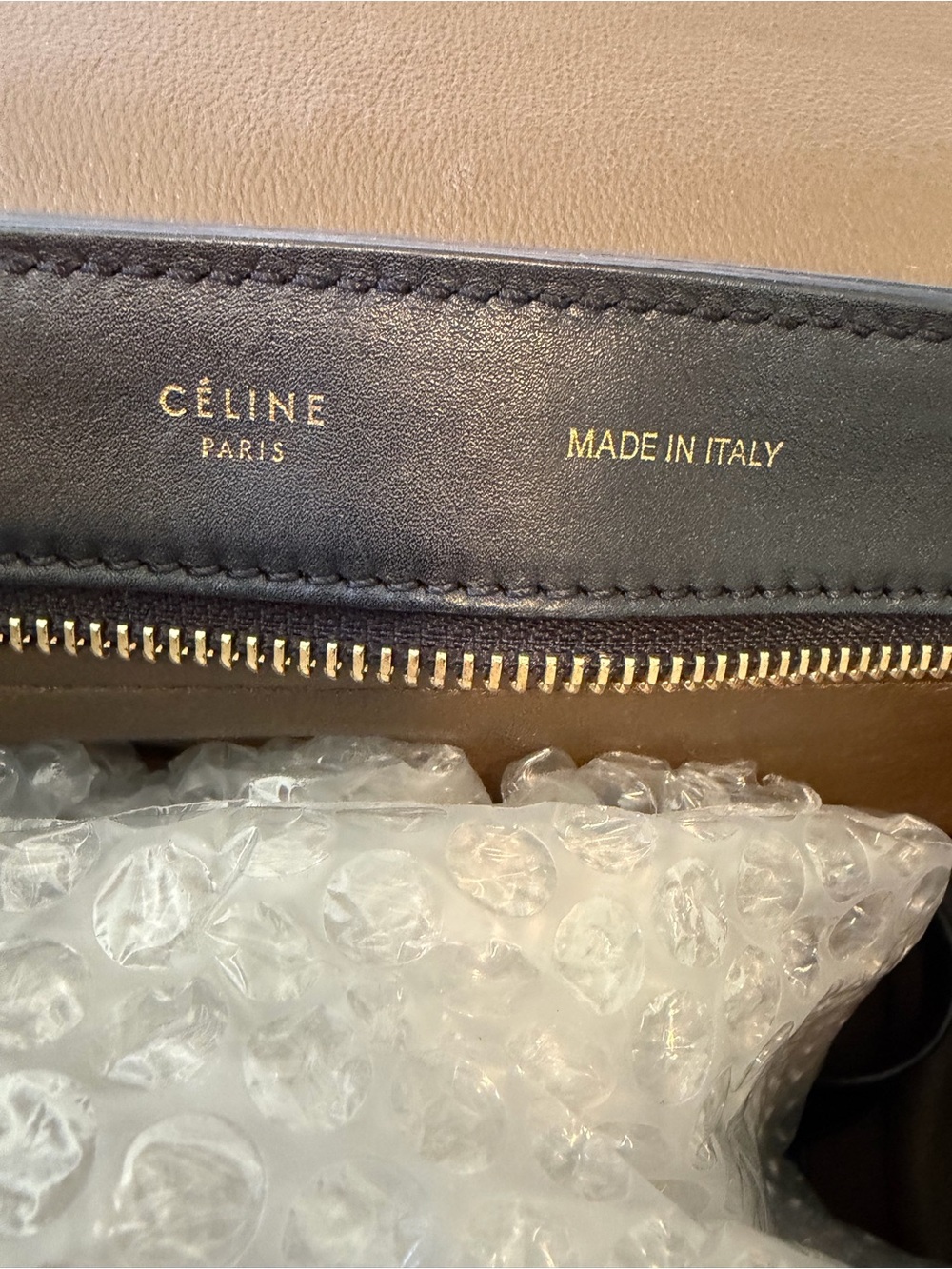 CELINE Leather Trapeze Medium Vintage - Picture 12 of 15